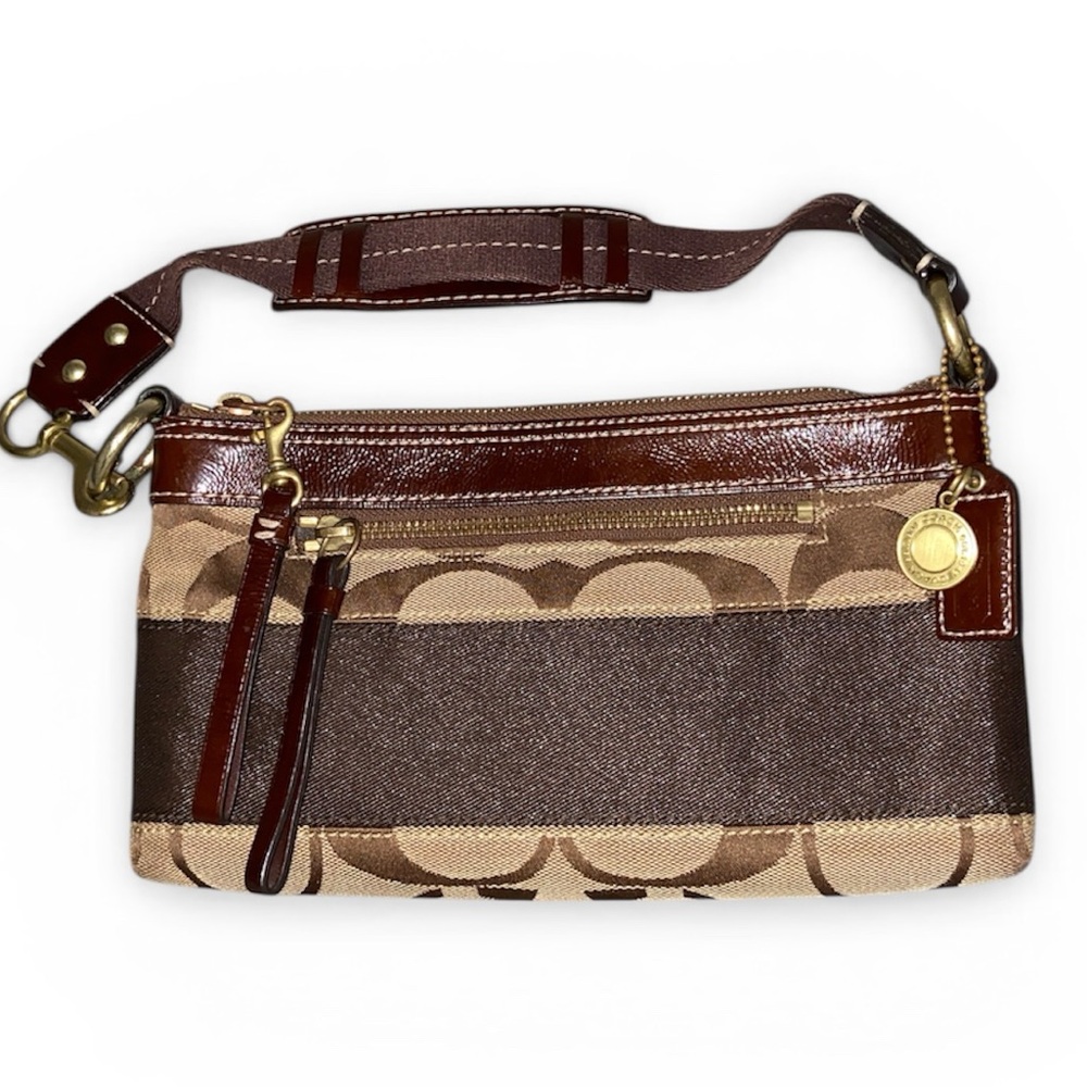 Coach vintage signature stripe Demi shoulder bag zipper closure can be wristlet